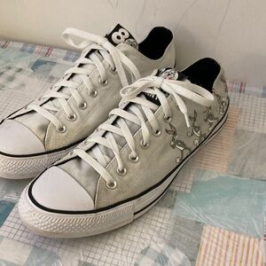 Converse Looney Tunes 80th Anniversary Bugs Bunny Chuck Taylor Sneakers